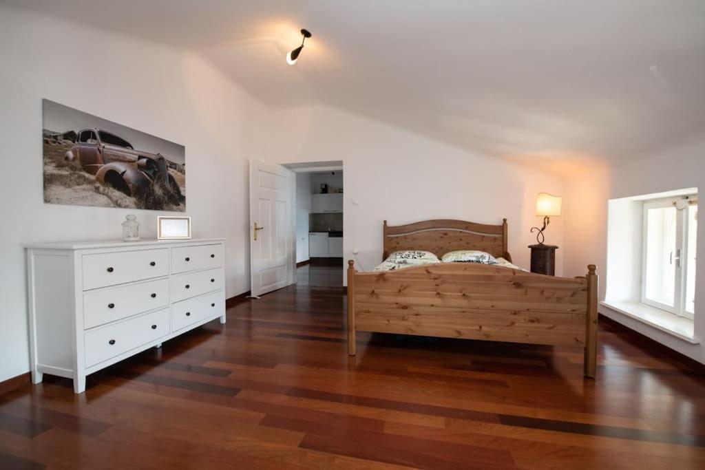 Mascagni Modern Seaview